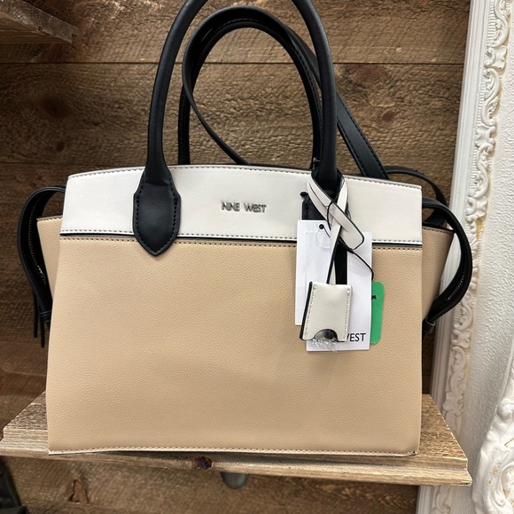 👜 Nine West Oaklynn Satchel - Khaki Multi - NWT - Picture 3 of 9